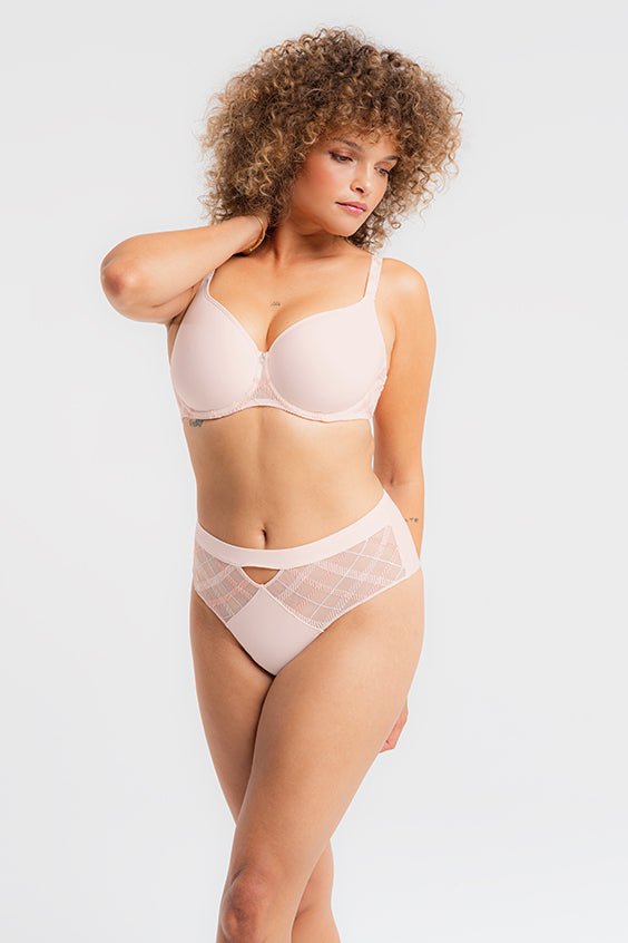 Louisa Bracq - Albanach Boxer - Bambolina’s Boutique